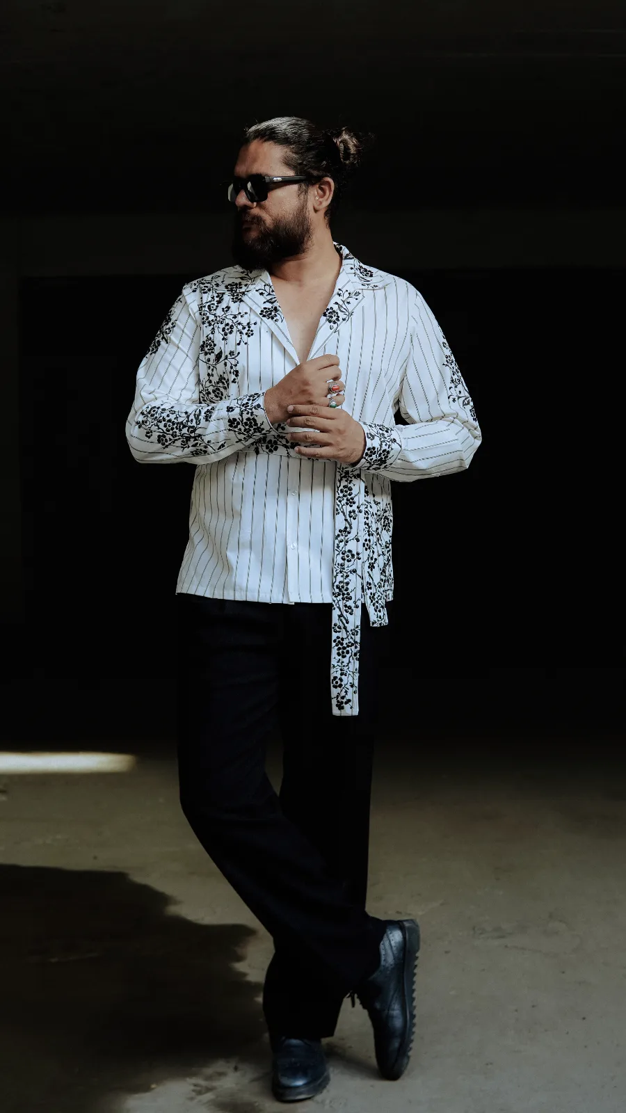 B&W stripe robe shirt with print and hand made pearls 2