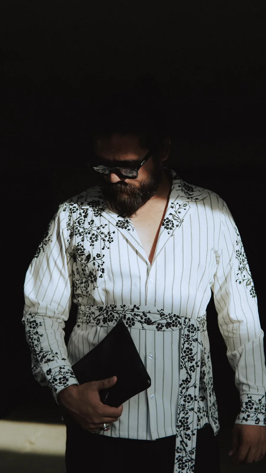 B&W stripe robe shirt with print and hand made pearls 3