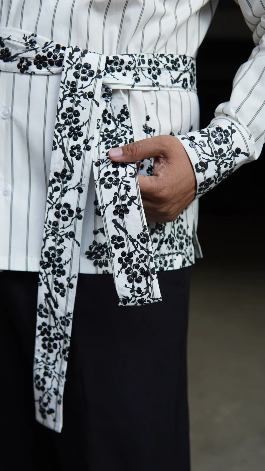B&W stripe robe shirt with print and hand made pearls 4